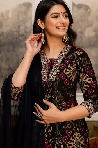 women ethnic motifs printed regular thread work kurta with trousers & with dupatta