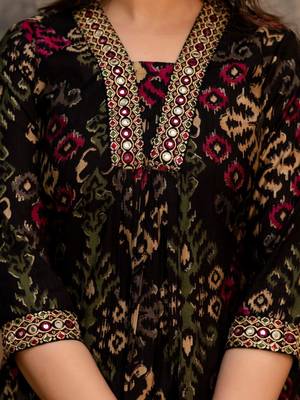 women ethnic motifs printed regular thread work kurta with trousers & with dupatta 3