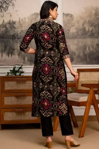 women ethnic motifs printed regular thread work kurta with trousers & with dupatta