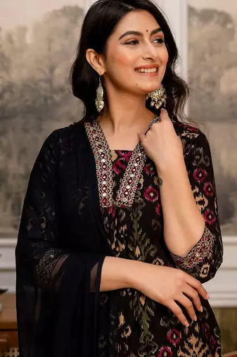 women ethnic motifs printed regular thread work kurta with trousers & with dupatta