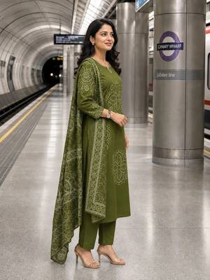 women ethnic motifs printed regular thread work  cotton kurta with trousers & with dupatta 4