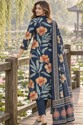 women floral printed regular  cotton kurta with trousers & with dupatta