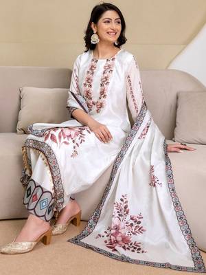 women floral printed regular kurta with trousers & with dupatta 2