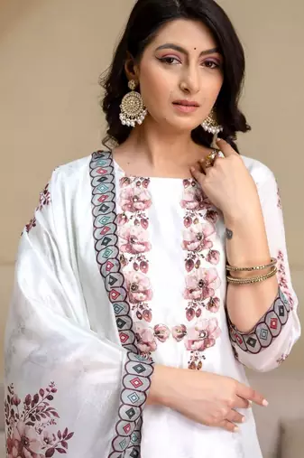 women floral printed regular kurta with trousers & with dupatta