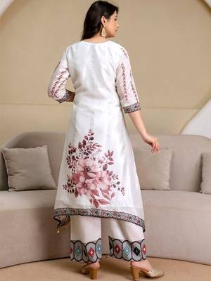 women floral printed regular kurta with trousers & with dupatta 4