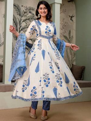 women floral printed empire  cotton kurta with trousers & with dupatta 1