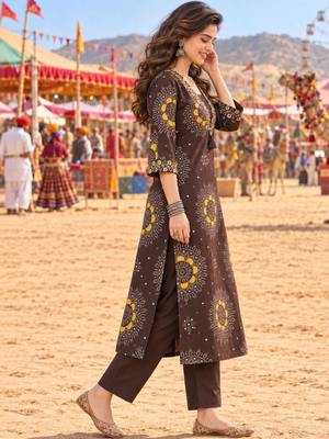 women ethnic motifs printed regular  cotton kurta with trousers & with dupatta 2