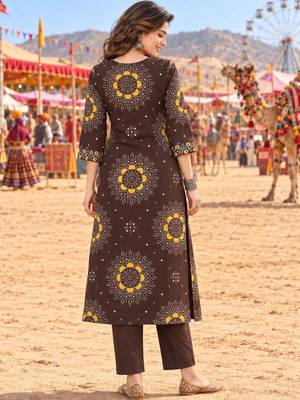 women ethnic motifs printed regular  cotton kurta with trousers & with dupatta 4