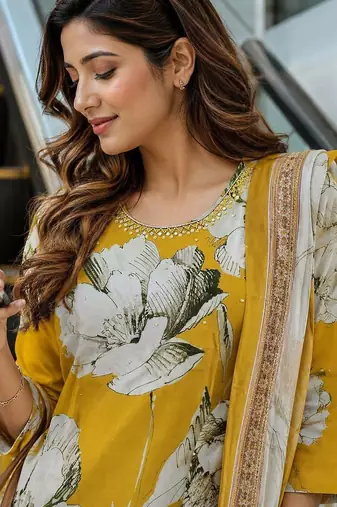 women floral printed regular thread work  cotton kurta with trousers & with dupatta