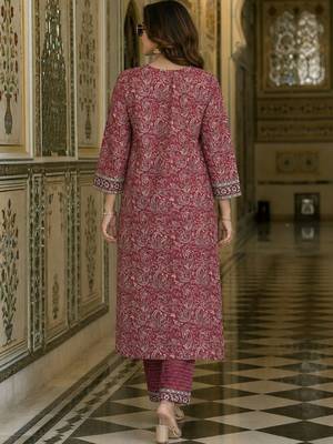 women ethnic motifs printed regular  cotton kurta with trousers & with dupatta 3