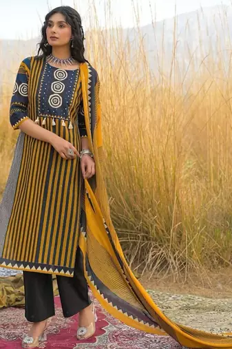 women printed regular  cotton kurta with trousers & with dupatta