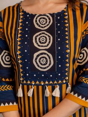 women printed regular  cotton kurta with trousers & with dupatta 5