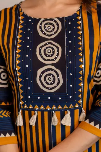 women printed regular  cotton kurta with trousers & with dupatta