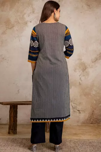 women printed regular  cotton kurta with trousers & with dupatta