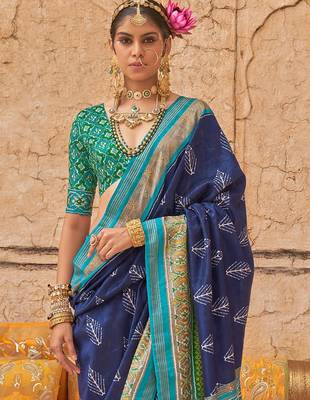 Navy blue ethnic motifs silk blend patola saree 3