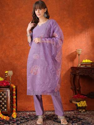 women floral embroidered regular thread work chanderi cotton kurta with trousers & with dupatta 4