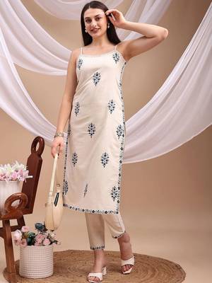 women ethnic motifs embroidered regular thread work  cotton kurta with trousers 6
