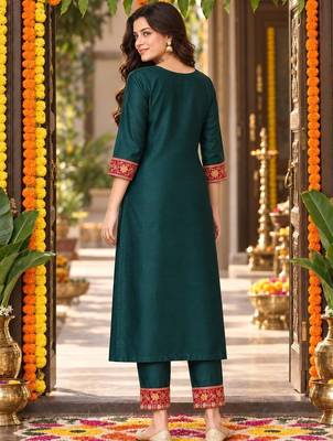 floral embroidered thread work straight kurta with trousers & dupatta 3