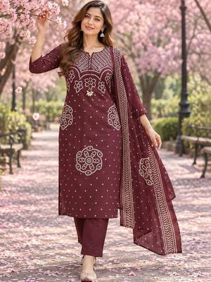 women ethnic motifs printed regular  cotton kurta with trousers & with dupatta 1