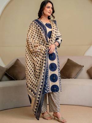 women printed regular  cotton kurta with palazzos & with dupatta 6
