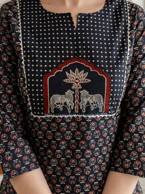 women ethnic motifs printed regular  cotton kurta with palazzos & with dupatta 2