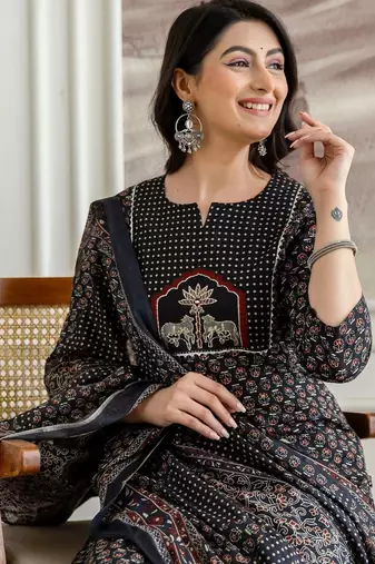women ethnic motifs printed regular  cotton kurta with palazzos & with dupatta