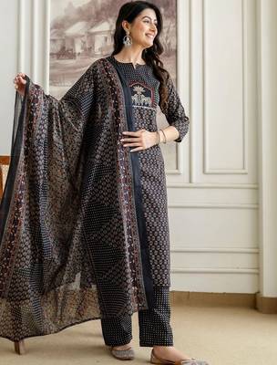 women ethnic motifs printed regular  cotton kurta with palazzos & with dupatta 6