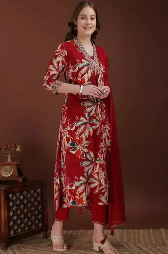 embroidered viscose rayon kurta set