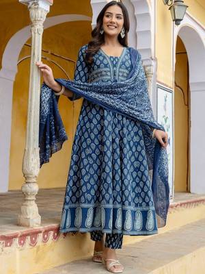 women ethnic motifs printed regular  cotton kurta with trousers & with dupatta 1