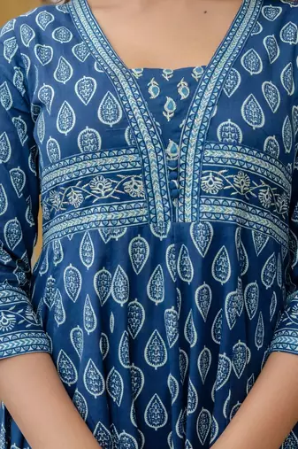 women ethnic motifs printed regular  cotton kurta with trousers & with dupatta