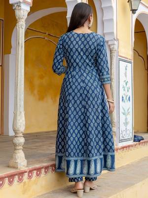 women ethnic motifs printed regular  cotton kurta with trousers & with dupatta 3