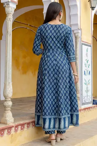 women ethnic motifs printed regular  cotton kurta with trousers & with dupatta