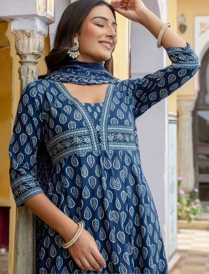 women ethnic motifs printed regular  cotton kurta with trousers & with dupatta 5
