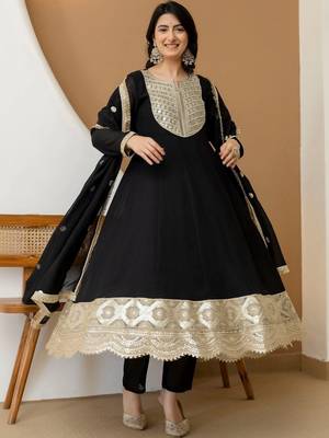 women ethnic motifs embroidered regular sequinned silk chiffon kurta with trousers & with 1