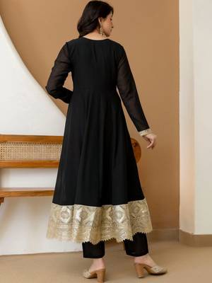 women ethnic motifs embroidered regular sequinned silk chiffon kurta with trousers & with 2