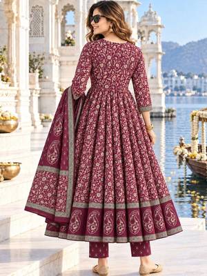 women ethnic motifs printed empire gotta patti  cotton kurta with trousers & with dupatta 2