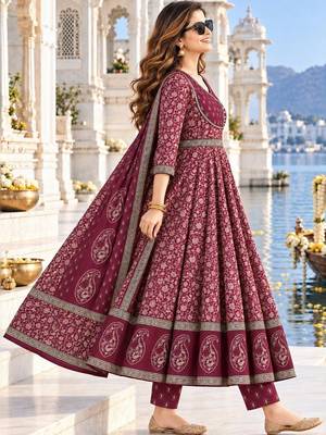 women ethnic motifs printed empire gotta patti  cotton kurta with trousers & with dupatta 3