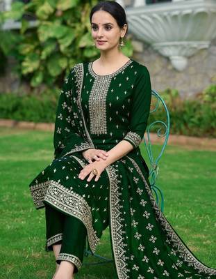 floral embroidered sequinned straight kurta with trousers & dupatta 7