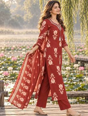 women ethnic motifs printed regular  cotton kurta with trousers & with dupatta 4