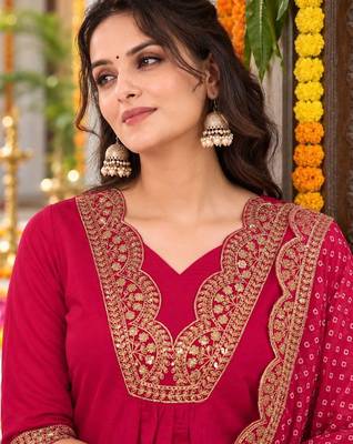 womenembroidered regular chanderi silk kurta set 2