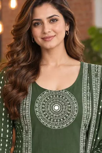 women ethnic motifs printed regular kurta with trousers & with dupatta