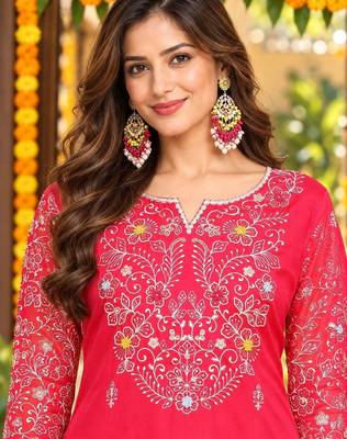 women ethnic motifs embroidered kurta with trousers & dupatta 3