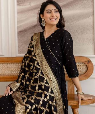 women ethnic motifs printed angrakha kurta with trousers & with dupatta 4