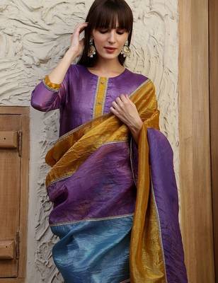 women floral embroidered regular thread work kurta with trousers & with dupatta 3