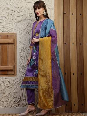 women floral embroidered regular thread work kurta with trousers & with dupatta 6