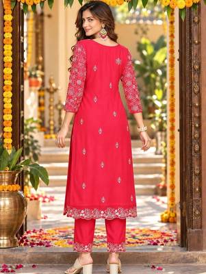 floral embroidered thread work organza kurta with trousers & dupatta 4