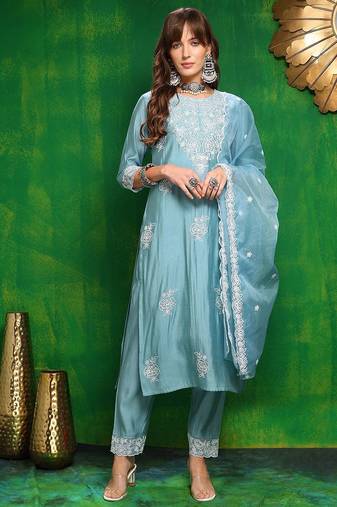 women floral embroidered kurta with trousers & dupatta