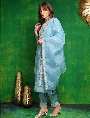women floral embroidered kurta with trousers & dupatta 3