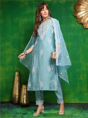 women floral embroidered kurta with trousers & dupatta 5