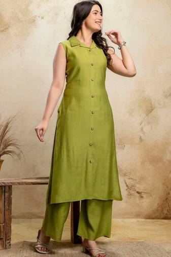 women regular kurta with palazzos